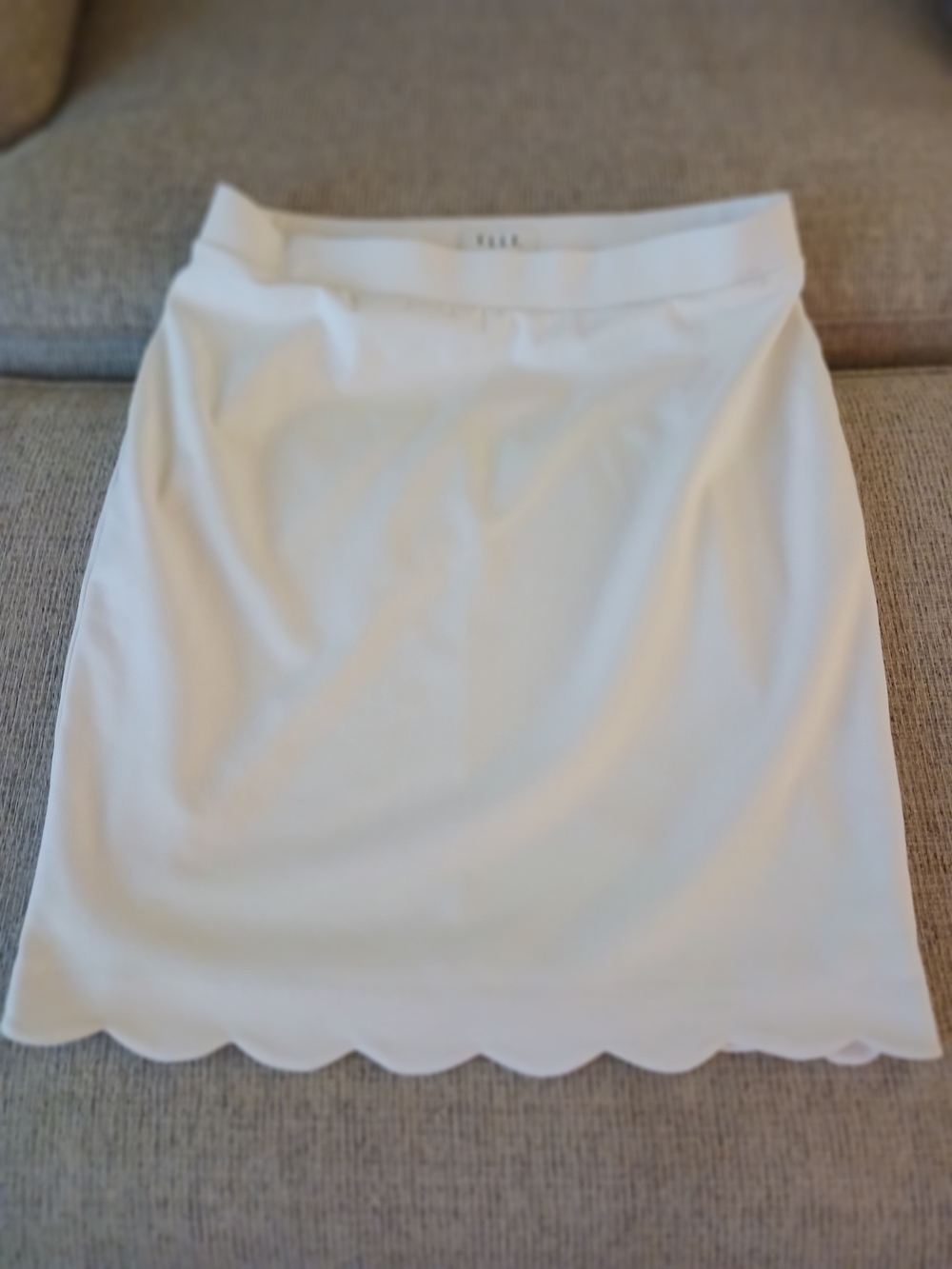 White Scallop-Hem Women's Skirt - Elle